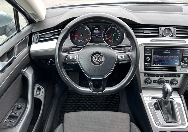 Volkswagen Passat cena 83900 przebieg: 109256, rok produkcji 2018 z Poddębice małe 781